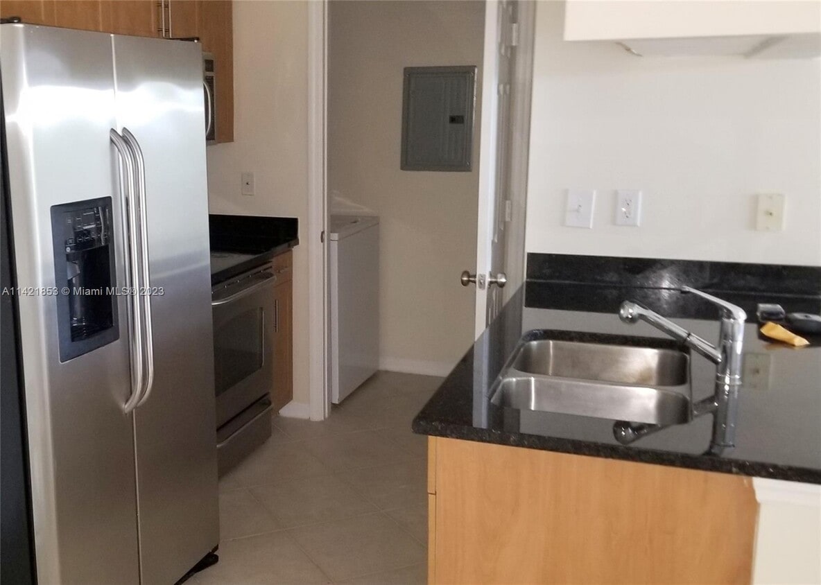 6386 Emerald Dunes Dr Unit 206, West Palm Beach, FL 33411 Condo for Rent in West Palm Beach