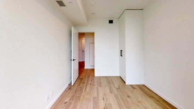 Building Photo - 10448 University Dr