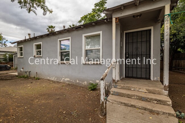 Foto del edificio - 2 Bedroom/1 Bath Home - $1495 per month