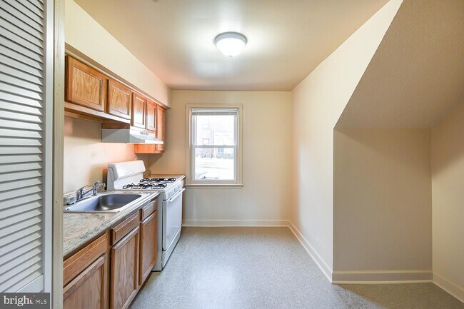 Building Photo - 5007 Sheriff Rd NE