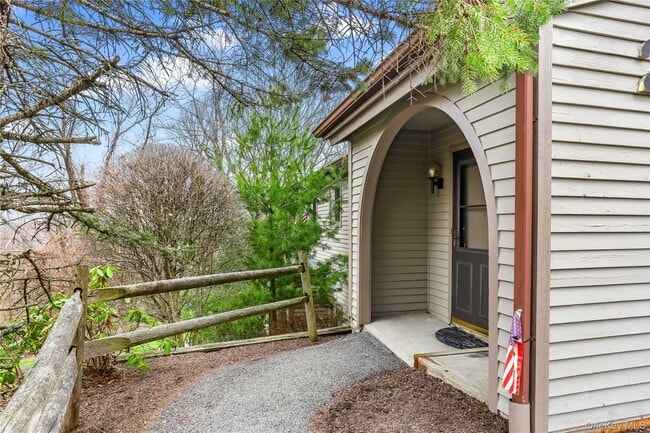 Building Photo - 21 Scenic Vw