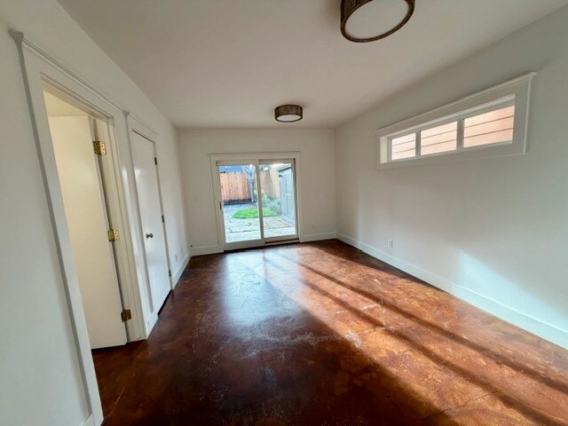 Building Photo - 3263 Louise St