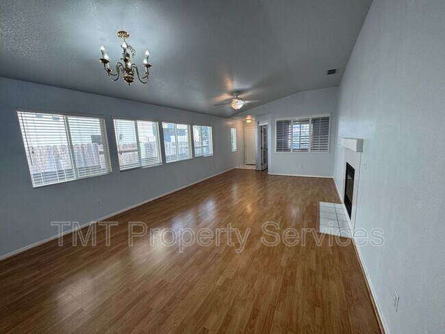Foto del edificio - 9440 Stone Springs Dr