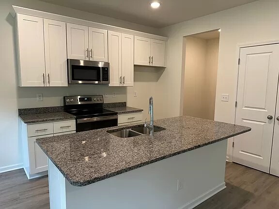 Spacious Kitchen Cabinets with a Pantry - 516 Wabash Ave
