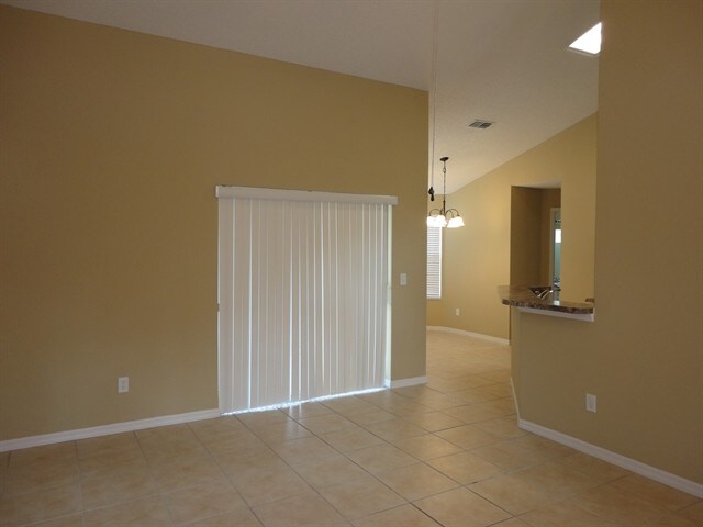 Foto del edificio - 250 Misty Meadow Drive