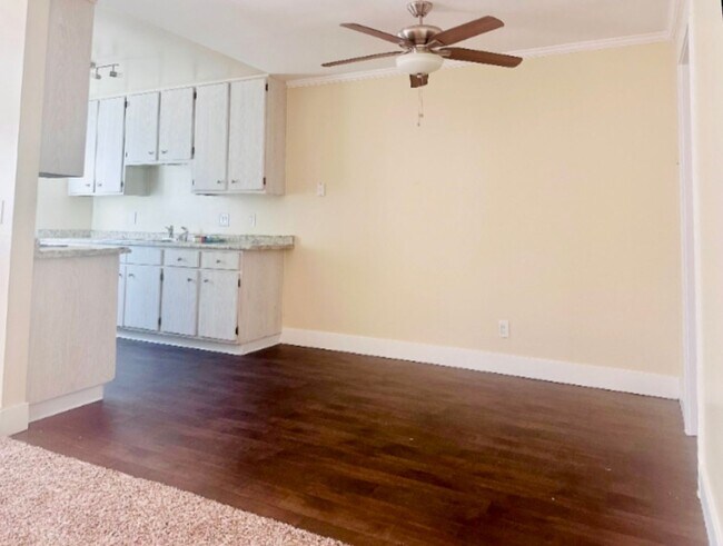 Building Photo - 853 Cherrywood Way