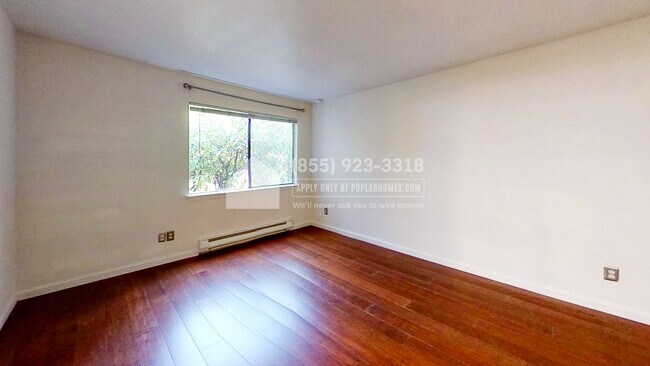 Building Photo - 709 143rd Ave NE