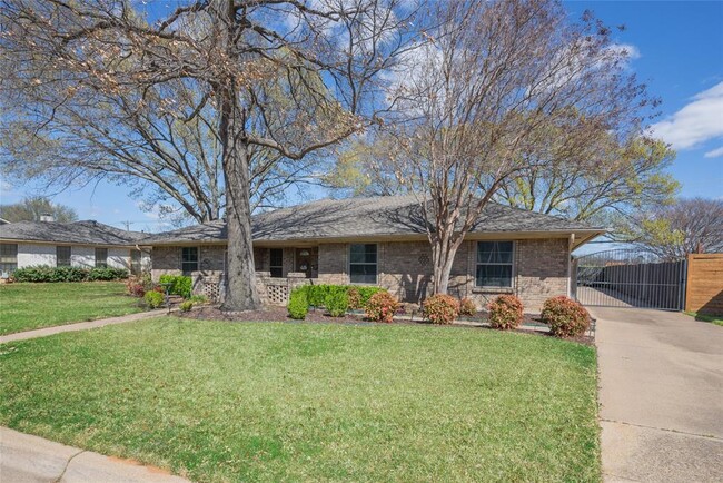 Building Photo - 1803 Waterwood Dr