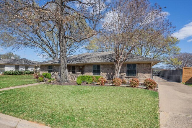 Foto del edificio - 1803 Waterwood Dr