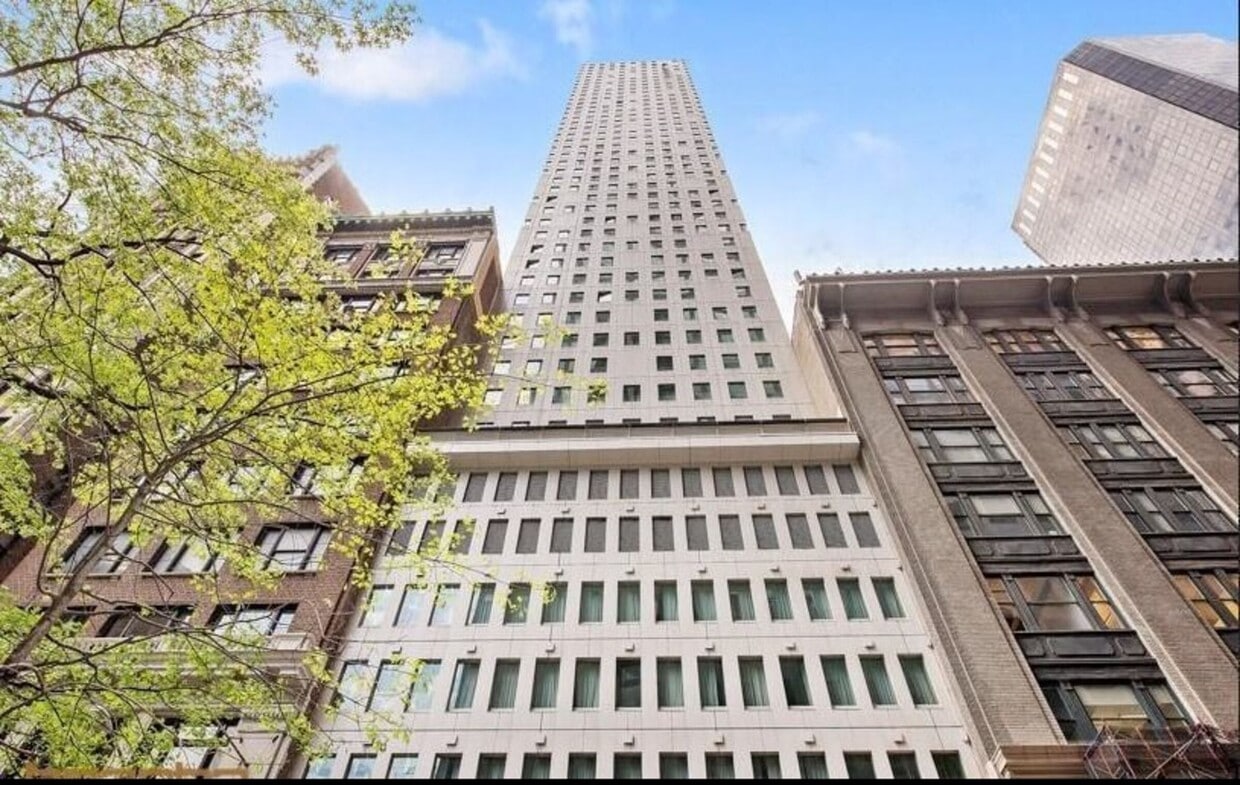 Primary Photo - 70 W 45th St
