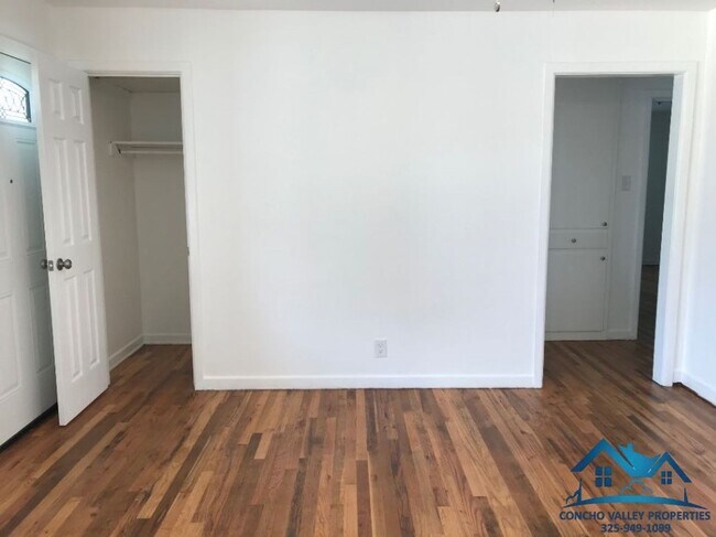 Foto del edificio - 207 E Riverside Ave