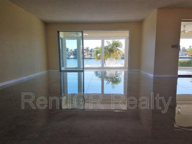 Foto del edificio - 2507 Bayshore Dr