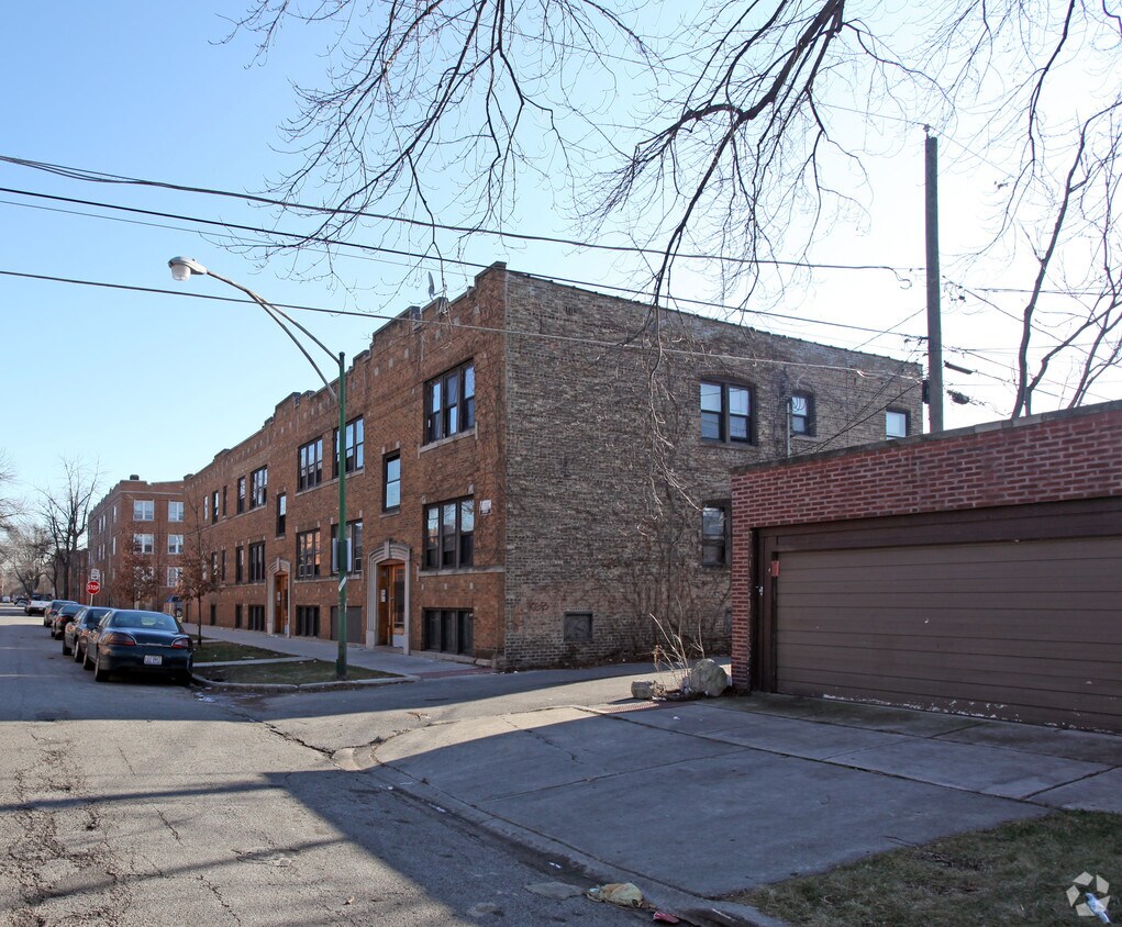 Building Photo - 6400 S Richmond St
