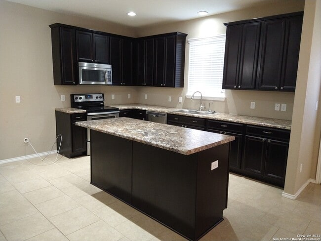 Building Photo - 10130 Castello Cyn