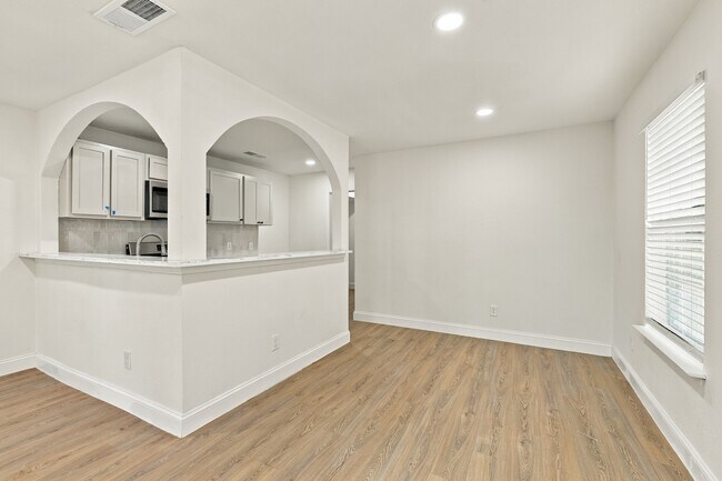 Foto del edificio - 2BR/1.0BA Home - Arlington