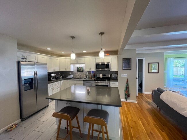 Building Photo - Four Bedroom Single Family Home in West La...
