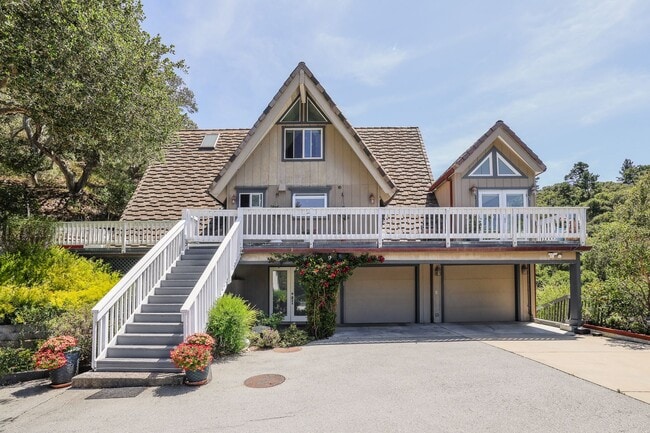 Building Photo - Luxury furnished retreat in Carmel Valley