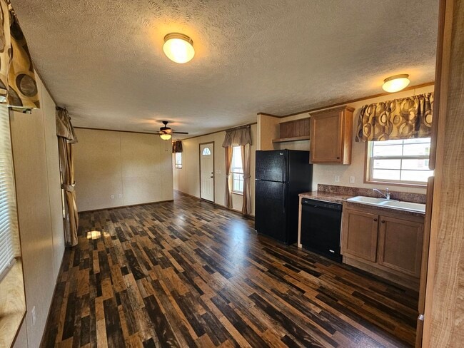 Building Photo - 236 Maverick Ln