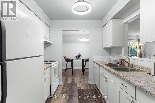 Building Photo - 5222 Portage Rd