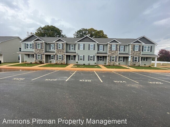 Foto del edificio - 2 br, 2.5 bath House - 1028 Peony Lane