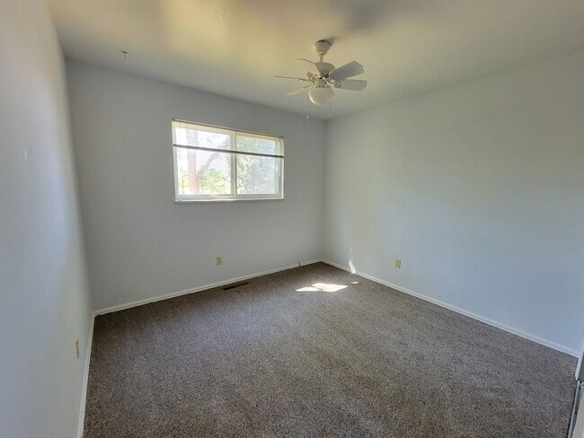 Foto del edificio - 4075 Harbor Pl