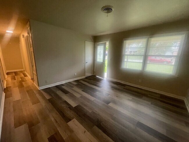 Foto del edificio - 504 Merrymont Dr
