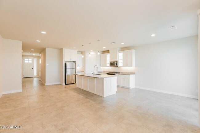 Foto del edificio - 8708 S 69th Dr