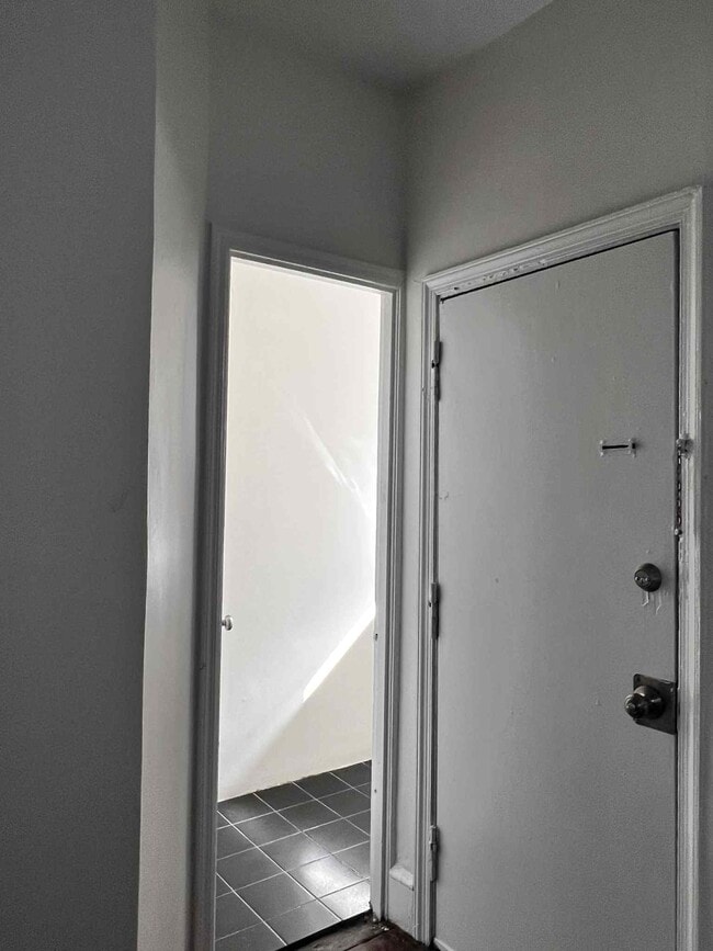 Unit entry - 2051 N 2nd St