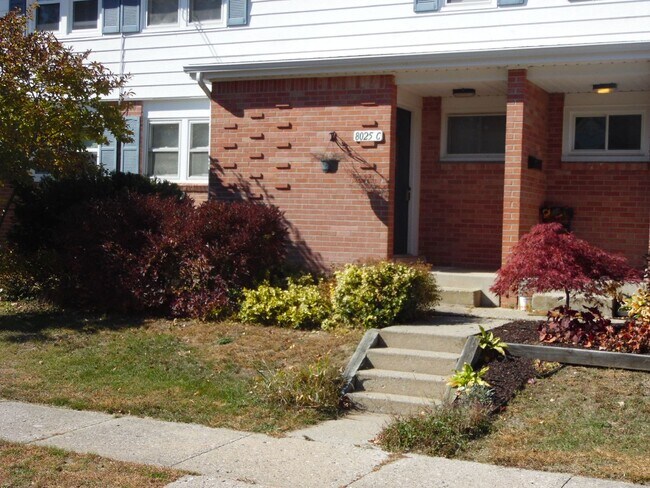 Foto del edificio - 3 Bedroom, 1.5 Bathroom Quadra-Plex