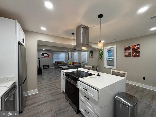 Foto del edificio - 4523 Dix St NE