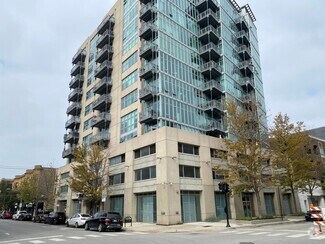 Building Photo - 1000 W Leland Ave