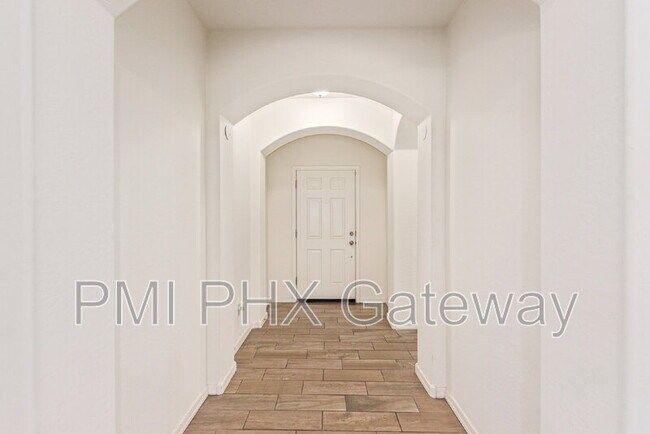 Foto del edificio - 735 E Constance Wy