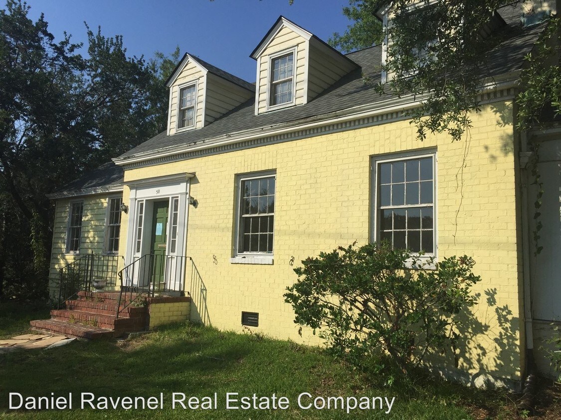 Building Photo - 4 br, 2.5 bath House - 50 Barre Street