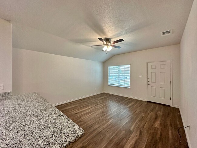 Foto del edificio - 1712 Clovis Dr