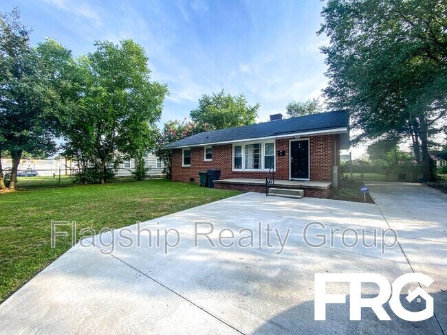 Building Photo - 1709 Beech St