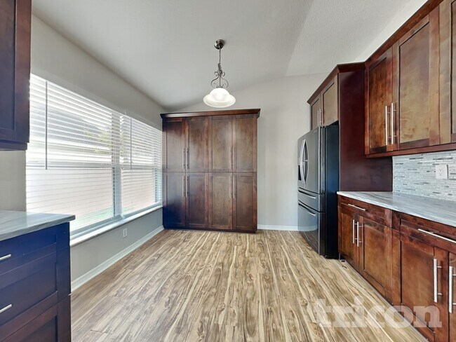 Foto del edificio - 14214 Edinburgh Moor Dr