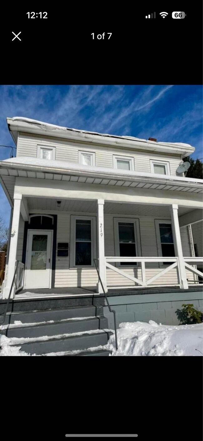 Building Photo - 219 Boileau Pl