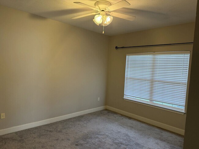 Foto del edificio - 11620 Tomahawk Creek Pkwy