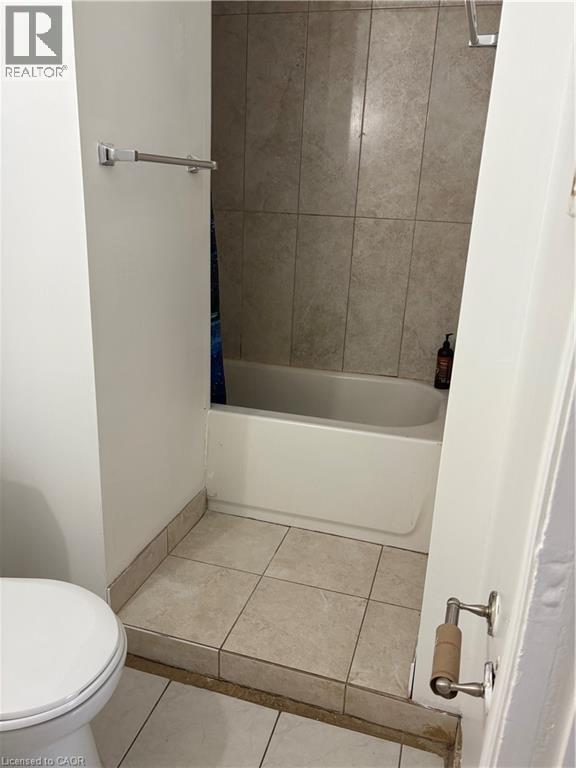 Building Photo - 608 King St E