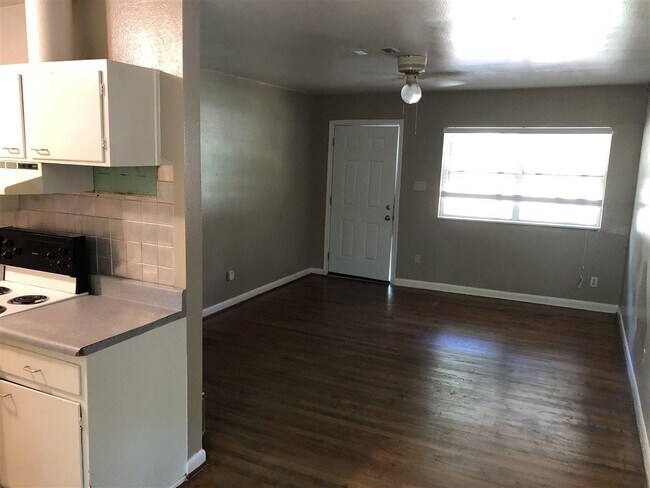 Building Photo - 1811 Atkamire Dr