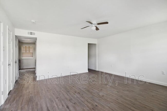 Building Photo - 7750 N Coronet Ct