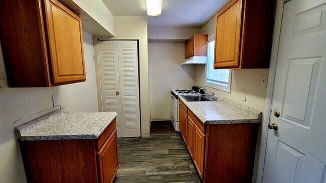 Foto del edificio - 619 E 18th St