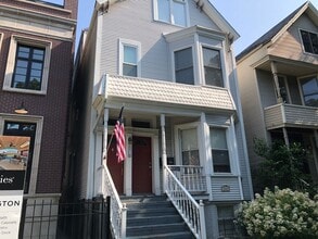 Building Photo - 1528 W Wellington Ave