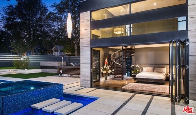 Foto del edificio - 12318 Sunset Blvd