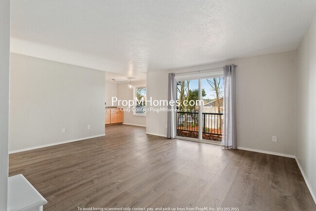 Building Photo - Beautiful Condo Living in the Heart of Tualatin! DEPOSIT SPECIAL