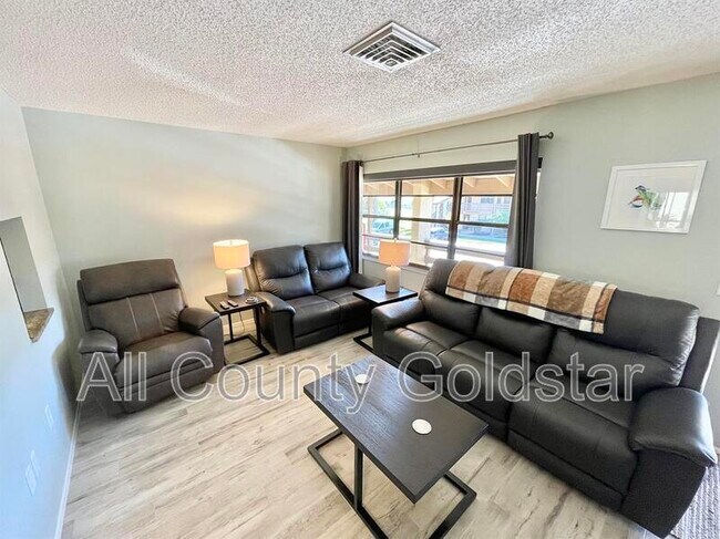 Foto del edificio - 25 Quails Run Blvd