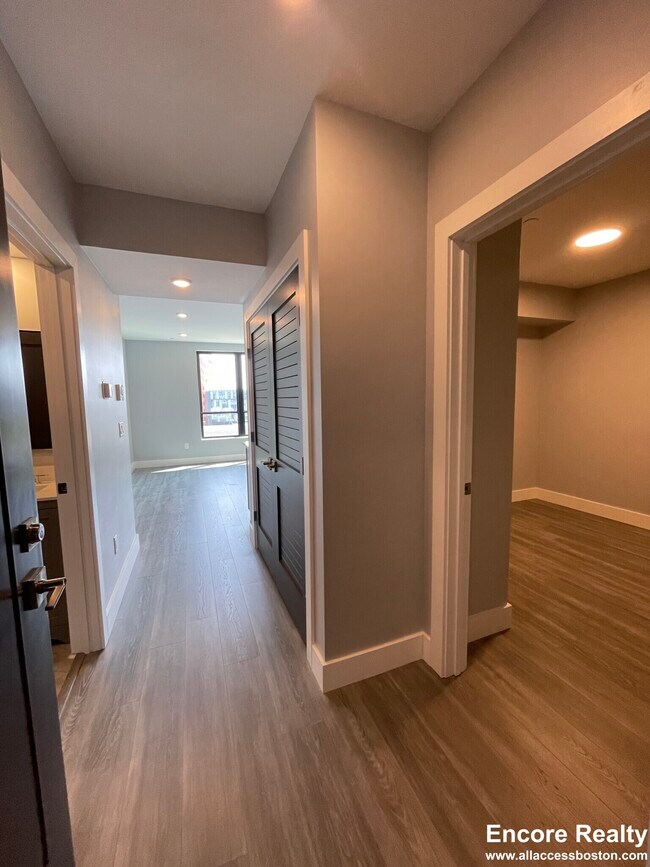 Foto del edificio - 365 Western Ave