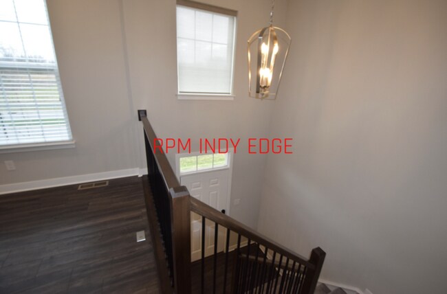 Building Photo - Like New 3 Bed 4 Bath Townhome In Carmel -...