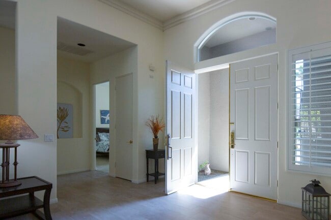 Building Photo - 38625 Desert Mirage Dr