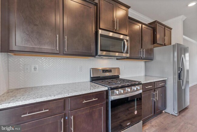 Building Photo - 16646 Green Glade Dr
